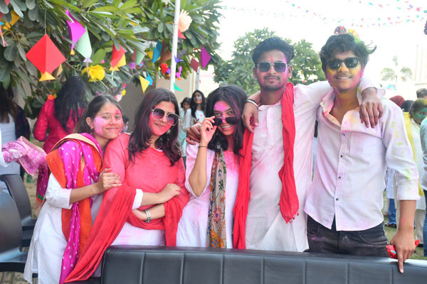 560pg_holi-2023-5.jpg