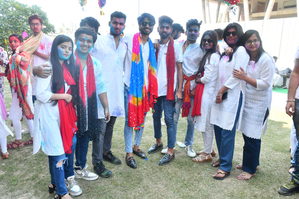 561pg_holi-2023-6.jpg